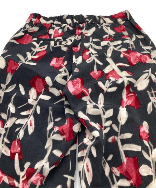 TOMORROW LAND（トゥモローランド）TOMORROW LAND (トゥモローランド) グルーフラワープリント ストレートパンツ ブラック サイズ:Sの古着・服飾アイテム