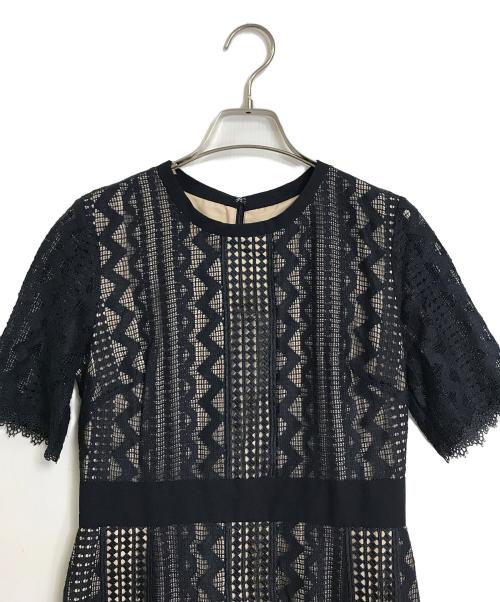 LAGUNA MOON（ラグナムーン）LAGUNA MOON (ラグナムーン) LADYジオメトリックレースドレス ネイビー×ベージュ サイズ:Mの古着・服飾アイテム