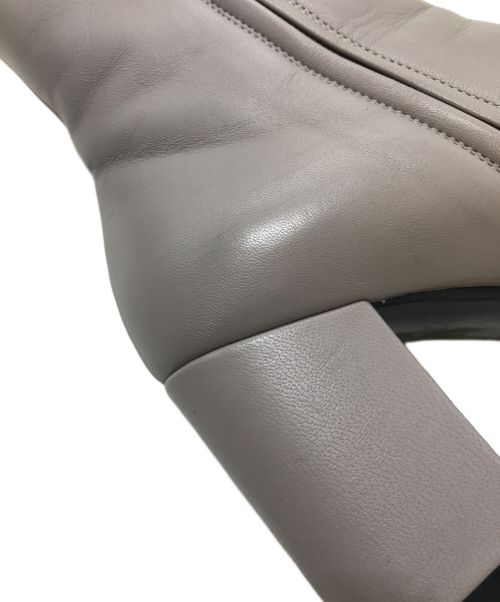 BALENCIAGA（バレンシアガ）BALENCIAGA (バレンシアガ) ヒールロゴショートブーツ グレー サイズ:37の古着・服飾アイテム