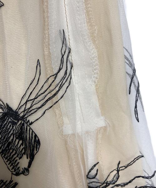 Tnewties（トゥエンティーズ）Tnewties (トゥエンティーズ) サリーとデイヴィッドのスキャンダル セットアップ　ブラウス　シャツ　ロングスカート ベージュ サイズ:Sの古着・服飾アイテム