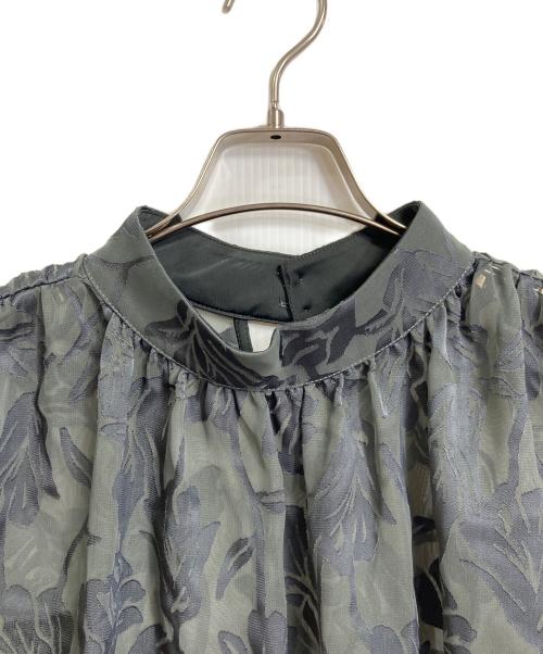 anuans（アニュアンス）anuans (アニュアンス) 2wayオパールスタンドカラーブラウス　ノースリーブブラウス　セレモニー グレー サイズ:FREEの古着・服飾アイテム