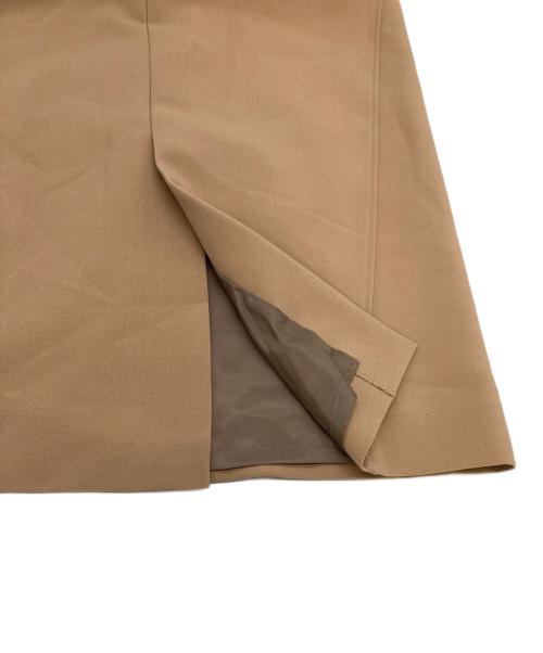 JUSGLITTY（ジャスグリッティー）JUSGLITTY (ジャスグリッティー) チェーンベルト付スカート ブラウン 未使用品の古着・服飾アイテム