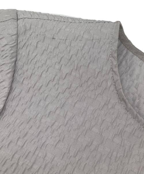 UNITED ARROWS（ユナイテッドアローズ）UNITED ARROWS (ユナイテッドアローズ) エアリージャカード ペプラム 9SL ブラウス グレー サイズ:38の古着・服飾アイテム