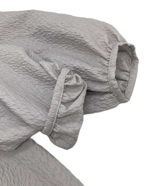 UNITED ARROWS（ユナイテッドアローズ）UNITED ARROWS (ユナイテッドアローズ) エアリージャカード ペプラム 9SL ブラウス グレー サイズ:38の古着・服飾アイテム