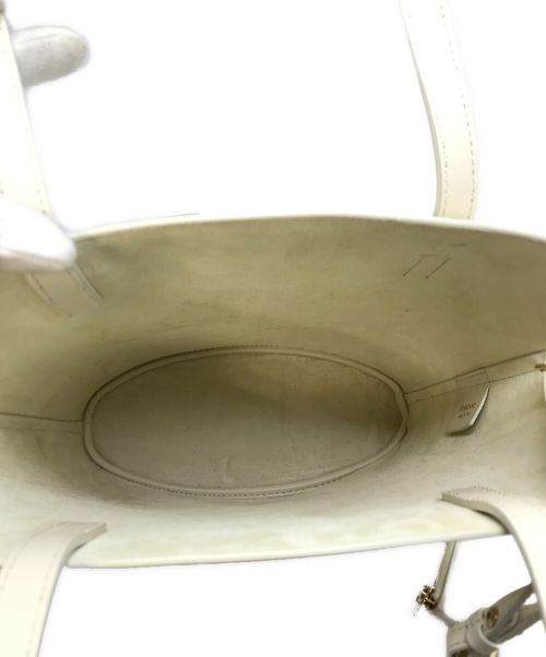 Ferragamo（フェラガモ）Ferragamo (フェラガモ) CHARMING TOTE BAG チャーミングレザートートバッグ ホワイト サイズ:実寸参照の古着・服飾アイテム