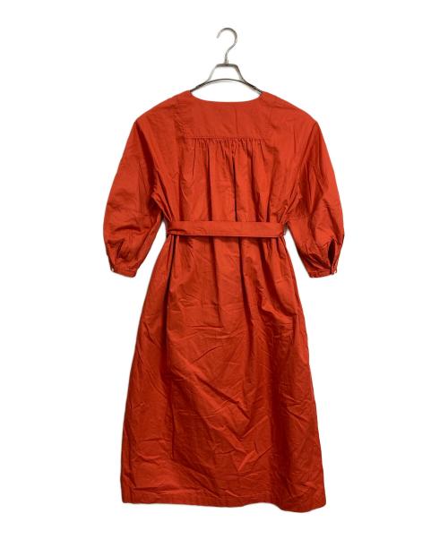 TOMORROW LAND（トゥモローランド）TOMORROW LAND (トゥモローランド) ハイカウントサテン キーネックワンピース　長袖ワンピース　ロングワンピース　日本製 レッド サイズ:36の古着・服飾アイテム