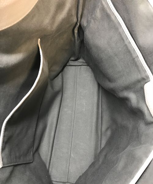 Maison Margiela（メゾンマルジェラ）Maison Margiela (メゾンマルジェラ) Soft 5AC Shopping トートバッグ　レザーバッグ Smoke(T8135) サイズ:実寸参照の古着・服飾アイテム