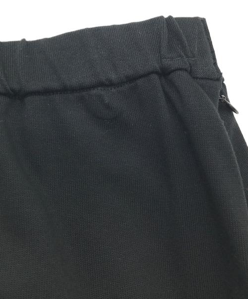 INGEBORG（インゲボルグ）INGEBORG (インゲボルグ) フラワーモチーフ付きカットソースカート　日本製 ブラック サイズ:3（サイズ9号）の古着・服飾アイテム