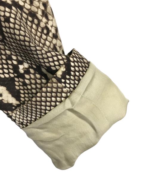 Chloe（クロエ）Chloe (クロエ) パイソン柄ステンカラーコート パイソンプリント　アウター　ライトアウター ベージュ×ブラウン サイズ:36の古着・服飾アイテム