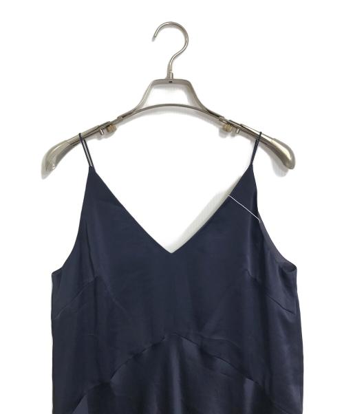 BACCA（バッカ）BACCA (バッカ) ソフトサテンキャミソールワンピース　キャミドレス　ロングワンピース　日本製 ネイビー サイズ:36の古着・服飾アイテム