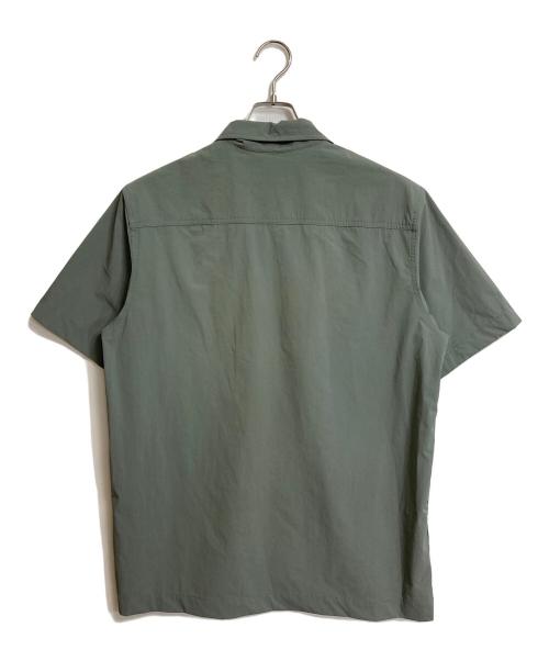 Carhartt WIP（カーハート ワークインプログレス）CARHARTT WIP (カーハート ワークインプログレス) S/S MODESTO SHIRT  モデストシャツ　半袖シャツ　ナイロンシャツ グリーン サイズ:Mの古着・服飾アイテム