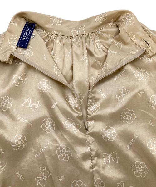 M'S GRACY（エムズグレイシー）M'S GRACY (エムズグレイシー) アイコンモチーフブラウス ベージュ サイズ:40の古着・服飾アイテム