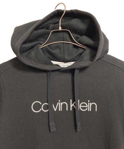 Calvin Klein（カルバンクライン）Calvin Klein (カルバンクライン) プルオーバーパーカー　ロゴプリントパーカー　フーディ ブラック サイズ:Sの古着・服飾アイテム