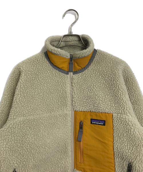 Patagonia（パタゴニア）Patagonia (パタゴニア) フリースジャケット/CLASSIC RETRO X JACKET ベージュ サイズ:XSの古着・服飾アイテム