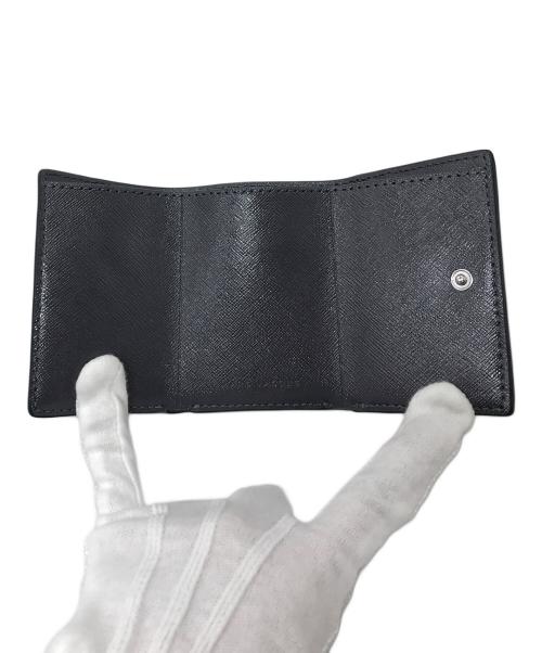 MARC JACOBS（マークジェイコブズ）MARC JACOBS (マークジェイコブス) ザ ユーティリティ スナップショット 三つ折り 財布 グレー サイズ:実寸参照の古着・服飾アイテム