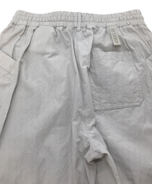 MONCLER（モンクレール）MONCLER (モンクレール) コットンパンツ　PANTALONE　カーゴパンツ ライトグレー サイズ:38の古着・服飾アイテム