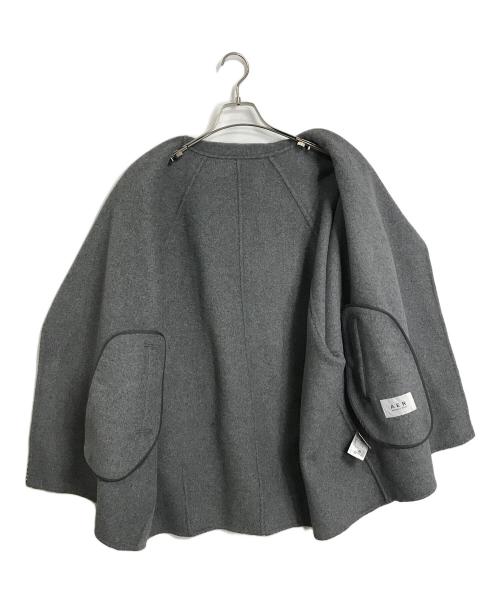 Adam et Rope（アダム エ ロペ）Adam et Rope (アダム エ ロペ) スタンドカラーリバーコート ホワイト×ブラック サイズ:FREEの古着・服飾アイテム