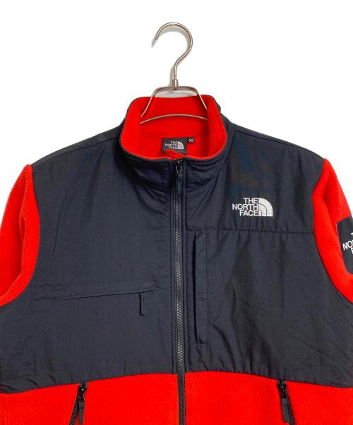 THE NORTH FACE（ザ ノース フェイス）THE NORTH FACE (ザ ノース フェイス) デナリジャケット レッド×ブラック サイズ:XSの古着・服飾アイテム