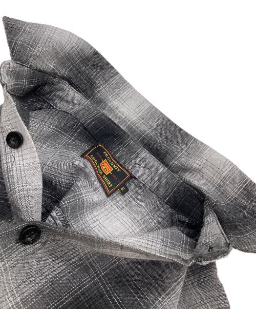 FB COUNTY（エフビーカウンティー）FB COUNTY (エフビーカウンティー) 半袖シャツ チェックシャツ オンブレチェック  ホワイト×ブラック サイズ:Sの古着・服飾アイテム