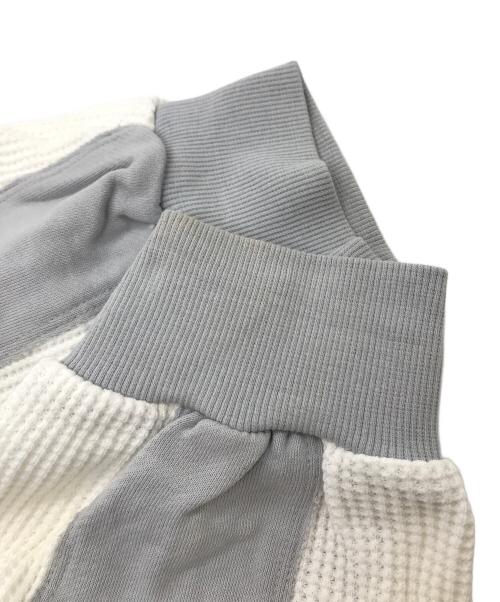 MUZE TURQUOISE LABEL（ミューズ ターコイズ レーベル）MUZE TURQUOISE LABEL (ミューズ ターコイズ レーベル) STRIPE HENRY NECK WAFFLE SWEAT ホワイト×グレー サイズ:1の古着・服飾アイテム