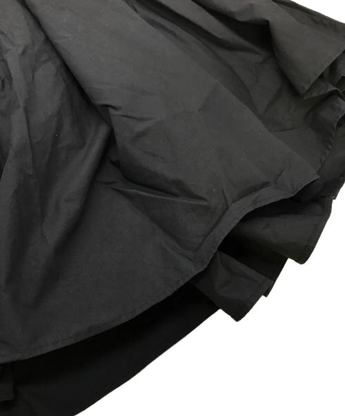 SEVEN TEN by MIHO KAWAHITO（セブン テン バイ ミホ カワヒト）SEVEN TEN by MIHO KAWAHITO (セブン テン バイ ミホ カワヒト) スクエアネックプリントドレス 両ポケット 後ファスナー 裏地付き ストラップホルダー有 ブラック サイズ:Sの古着・服飾アイテム