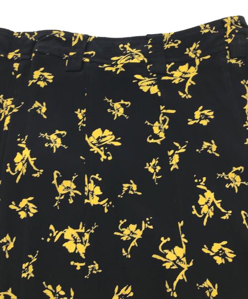 GANNI（ガニー）Ganni (ガニー) フローラルプリントロングスカート　レーヨンロングスカート　花柄 ブラック×イエロー サイズ:34の古着・服飾アイテム