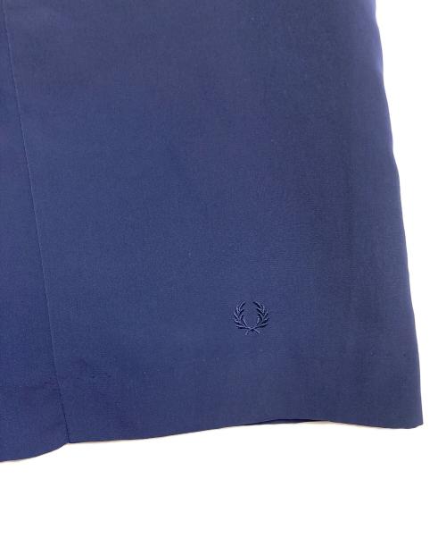 FRED PERRY（フレッドペリー）FRED PERRY (フレッドペリー) 刺繍ロゴノースリーブ5ワンピース One-Piece Medium Skirt ネイビー　デザインワンピース ネイビー サイズ:10の古着・服飾アイテム