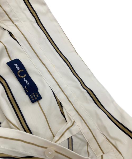 FRED PERRY（フレッドペリー）FRED PERRY (フレッドペリー) ストライプシャツワンピース アイボリー サイズ:UK10の古着・服飾アイテム