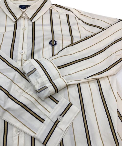 FRED PERRY（フレッドペリー）FRED PERRY (フレッドペリー) ストライプシャツワンピース アイボリー サイズ:UK10の古着・服飾アイテム