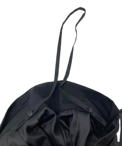 MOGA（モガ）MOGA (モガ) ブライトタフタハイウエストサスペンダースカート ブラック サイズ:2の古着・服飾アイテム