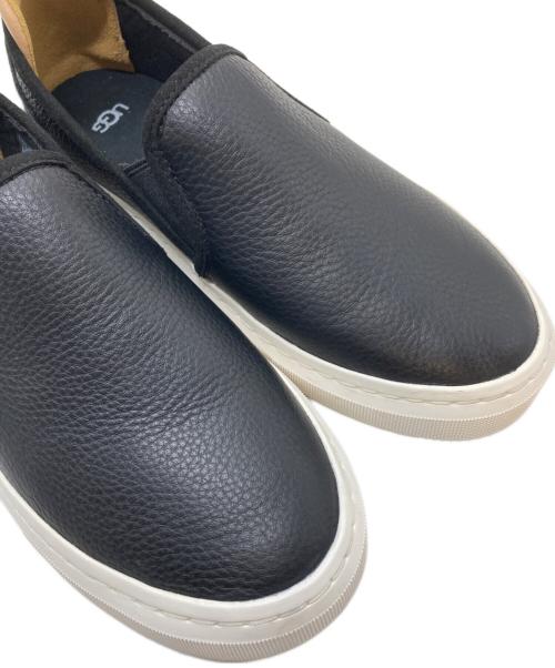 UGG（アグ）UGG (アグ) Alameda Slip On　スリッポン　スニーカー　フラットシューズ ブラック サイズ:23の古着・服飾アイテム