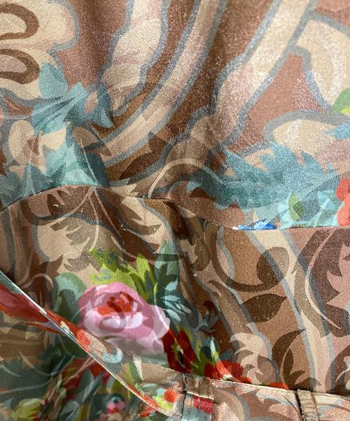 GRACE CONTINENTAL（（グレースコンチネンタル）GRACE CONTINENTAL (グレースコンチネンタル) ウォールペーパープリントワンピース　ブラウスワンピース　フラワープリントワンピース　ロングワンピース　花柄　日本製 ブラウン サイズ:38の古着・服飾アイテム