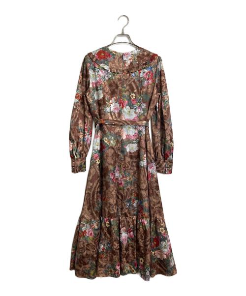 GRACE CONTINENTAL（（グレースコンチネンタル）GRACE CONTINENTAL (グレースコンチネンタル) ウォールペーパープリントワンピース　ブラウスワンピース　フラワープリントワンピース　ロングワンピース　花柄　日本製 ブラウン サイズ:38の古着・服飾アイテム