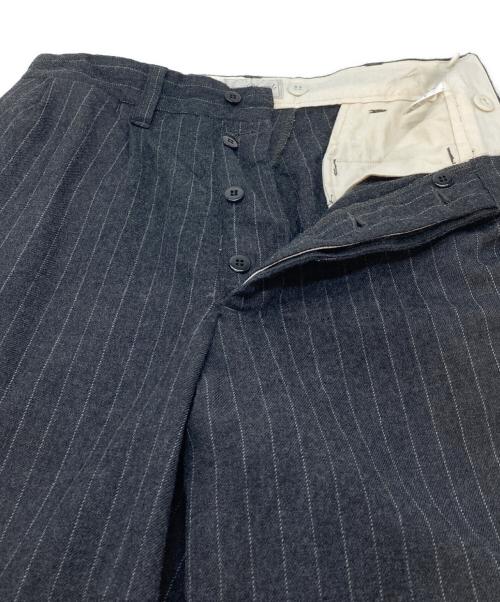 The Blurred CLOTHING（ブラードクロージング）The BLURRED CLOTHING (ブラードクロージング) Wool Stripe Trousers ウールストライプトラウザーパンツ グレー サイズ:32の古着・服飾アイテム