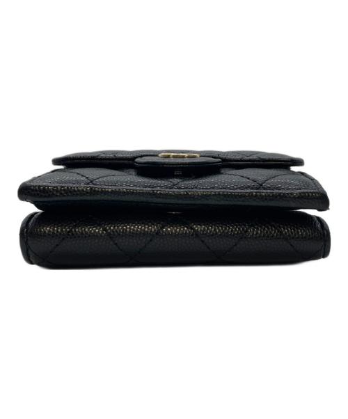 CHANEL（シャネル）CHANEL (シャネル) 3つ折り財布 マトラッセ スモール フラップ ウォレット ブラックの古着・服飾アイテム
