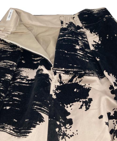 FRAY ID（フレイ アイディー）FRAY ID (フレイ アイディー) シャンブレーフロッキースカート ベージュ×ブラックの古着・服飾アイテム