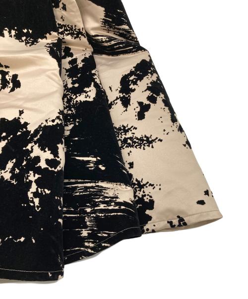 FRAY ID（フレイ アイディー）FRAY ID (フレイ アイディー) シャンブレーフロッキースカート ベージュ×ブラックの古着・服飾アイテム