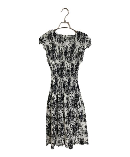 SPECCHIO（スペッチオ）SPECCHIO (スペッチオ) プリーツワンピース ホワイト×ブラック サイズ:40の古着・服飾アイテム