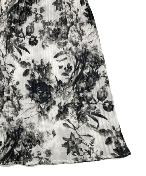 SPECCHIO（スペッチオ）SPECCHIO (スペッチオ) プリーツワンピース ホワイト×ブラック サイズ:40の古着・服飾アイテム