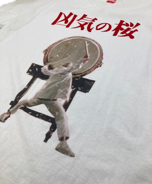 WACKO MARIA（ワコマリア）WACKO MARIA (ワコマリア) 凶気の桜 Tシャツ プリントTシャツ クルーネックTシャツ 凶器の桜 ホワイト サイズ:Lの古着・服飾アイテム