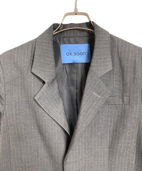 ok.soon（オクスン）ok.soon (オクスン) 3ピーススーツ　ジャケット　パンツ　ベスト　パンツスーツ　カジュアルスーツ　セットアップ グレー サイズ:ジャケットFree  パンツ2(M程）の古着・服飾アイテム