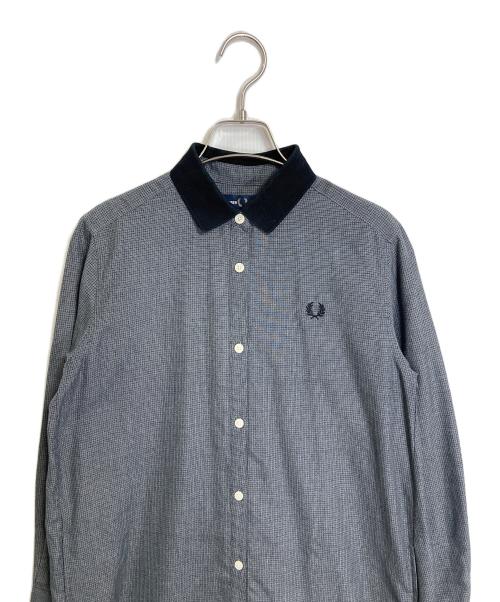 FRED PERRY（フレッドペリー）FRED PERRY (フレッドペリー) CONTRAST COLLAR SHIRT DRESS グレー サイズ:UK8の古着・服飾アイテム