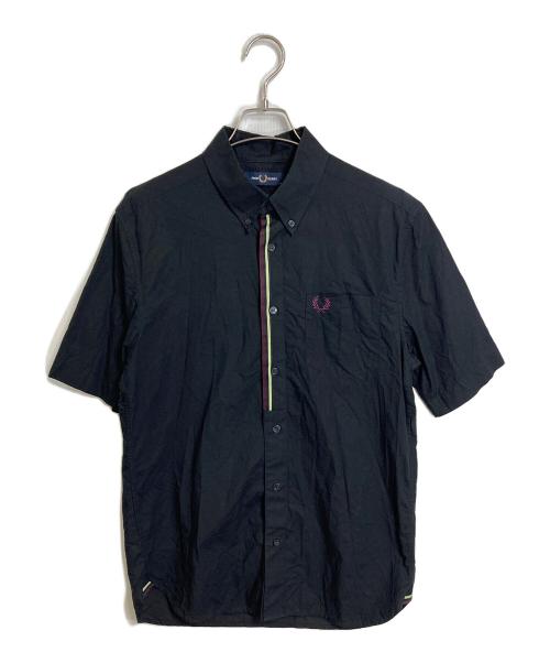 FRED PERRY（フレッドペリー）FRED PERRY (フレッドペリー) Taped Placket Shirt コットンシャツ ブラック サイズ:Mの古着・服飾アイテム