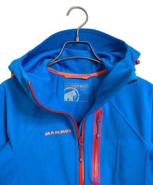 MAMMUT（マムート）MAMMUT (マムート) アイガーエクストリーム　ソフトシェルマウンテンパーカー　アウター　ライトアウター　スポーツ　アウトドア ブルー×レッド サイズ:Sの古着・服飾アイテム