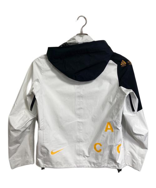 NIKE ACG（ナイキエーシージー）NIKE ACG (ナイキエージーシー) DEPLOY GORETEX JACKET ナイキラボ デプロイ ゴアテックス ジャケット　アウター　ライトアウター　スポーツ　アウトドア ホワイト×ブラック サイズ:XSの古着・服飾アイテム