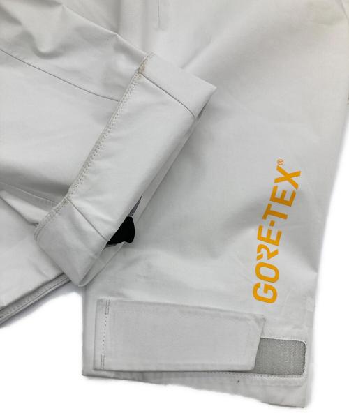 NIKE ACG（ナイキエーシージー）NIKE ACG (ナイキエージーシー) DEPLOY GORETEX JACKET ナイキラボ デプロイ ゴアテックス ジャケット　アウター　ライトアウター　スポーツ　アウトドア ホワイト×ブラック サイズ:XSの古着・服飾アイテム