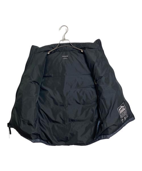 COACH（コーチ）COACH (コーチ) シグネチャー ダウン ベスト ブラック サイズ:Sの古着・服飾アイテム
