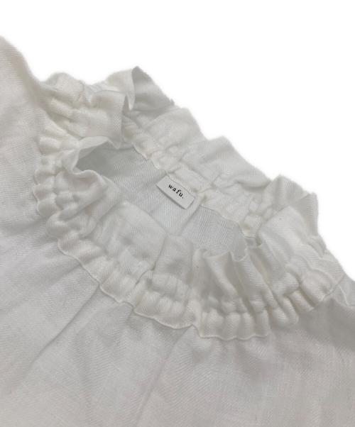 wafu（ワフー）wafu (ワフー) ネックラインを華やかに魅せる タックフリル トップス ホワイト サイズ:2の古着・服飾アイテム