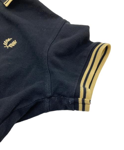 FRED PERRY（フレッドペリー）FRED PERRY (フレッドペリー) ロゴ刺繍ポロシャツ　半袖ポロシャツ　イギリス製 ブラック サイズ:EUR36の古着・服飾アイテム
