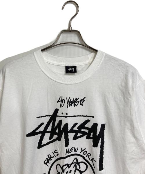 stussy（ステューシー）stussy (ステューシー) MARC JACOBS (マークジェイコブス) World Tour S/S/40thワールドツアーTシャツ　コットンシャツ　 ホワイト サイズ:Lの古着・服飾アイテム